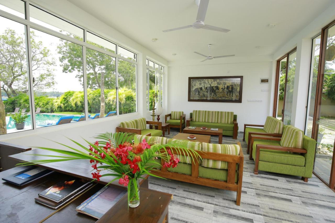Diya Dahara Lake Resort Yala Eksteriør bilde