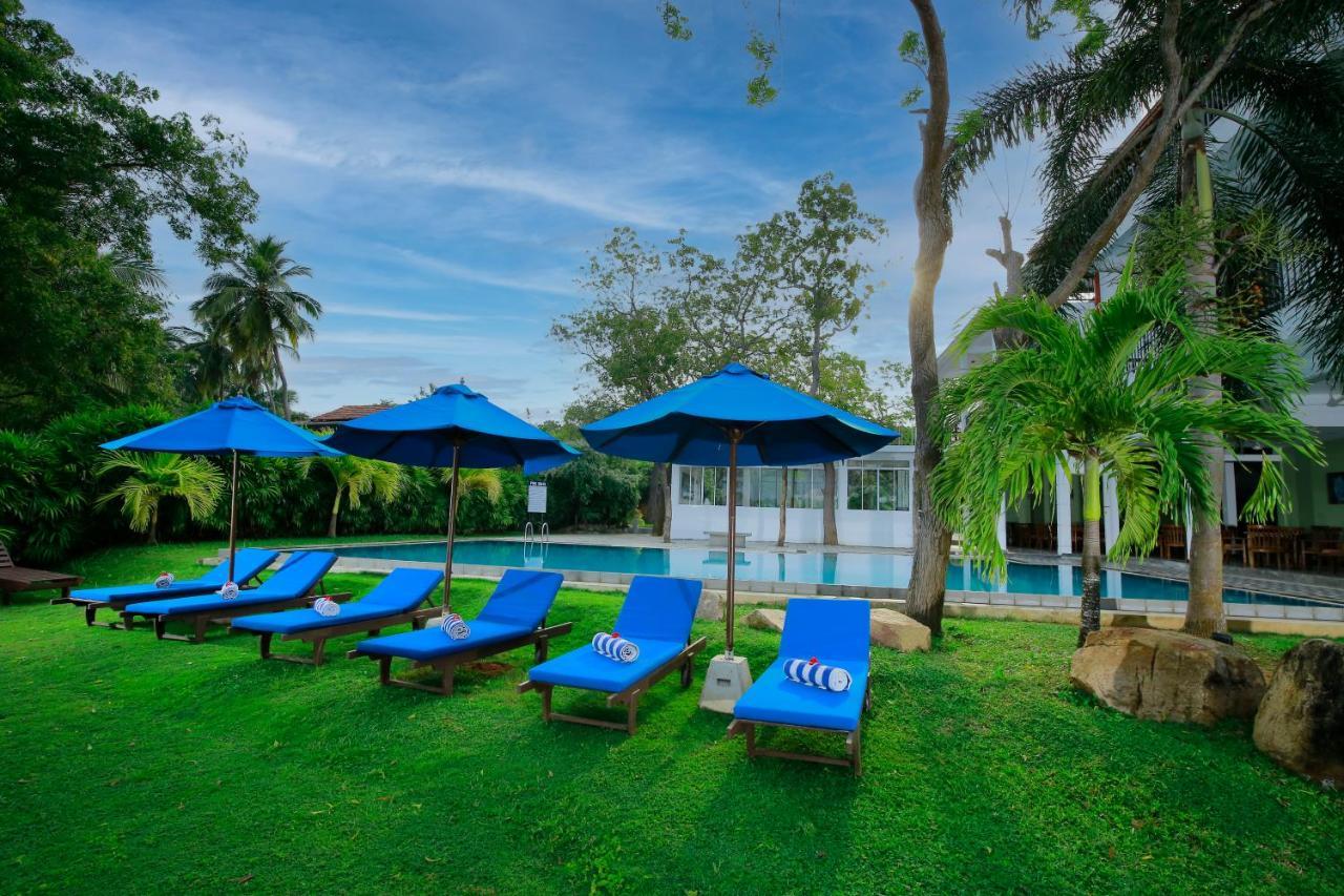 Diya Dahara Lake Resort Yala Eksteriør bilde