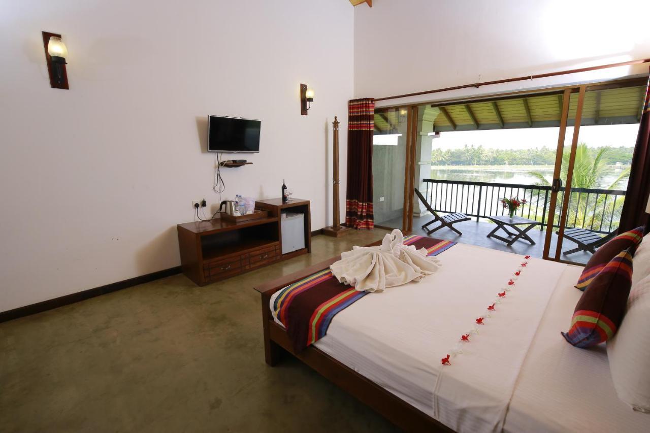 Diya Dahara Lake Resort Yala Eksteriør bilde