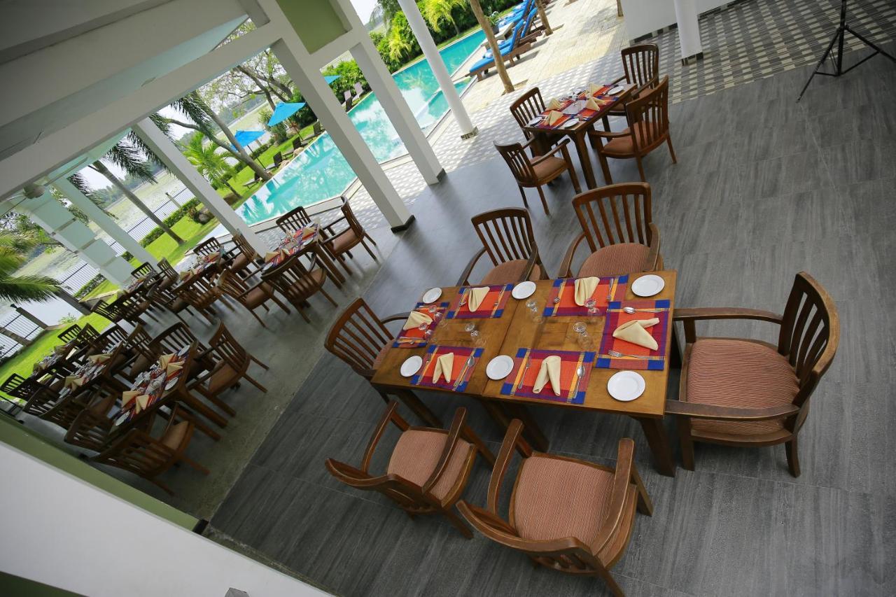 Diya Dahara Lake Resort Yala Eksteriør bilde