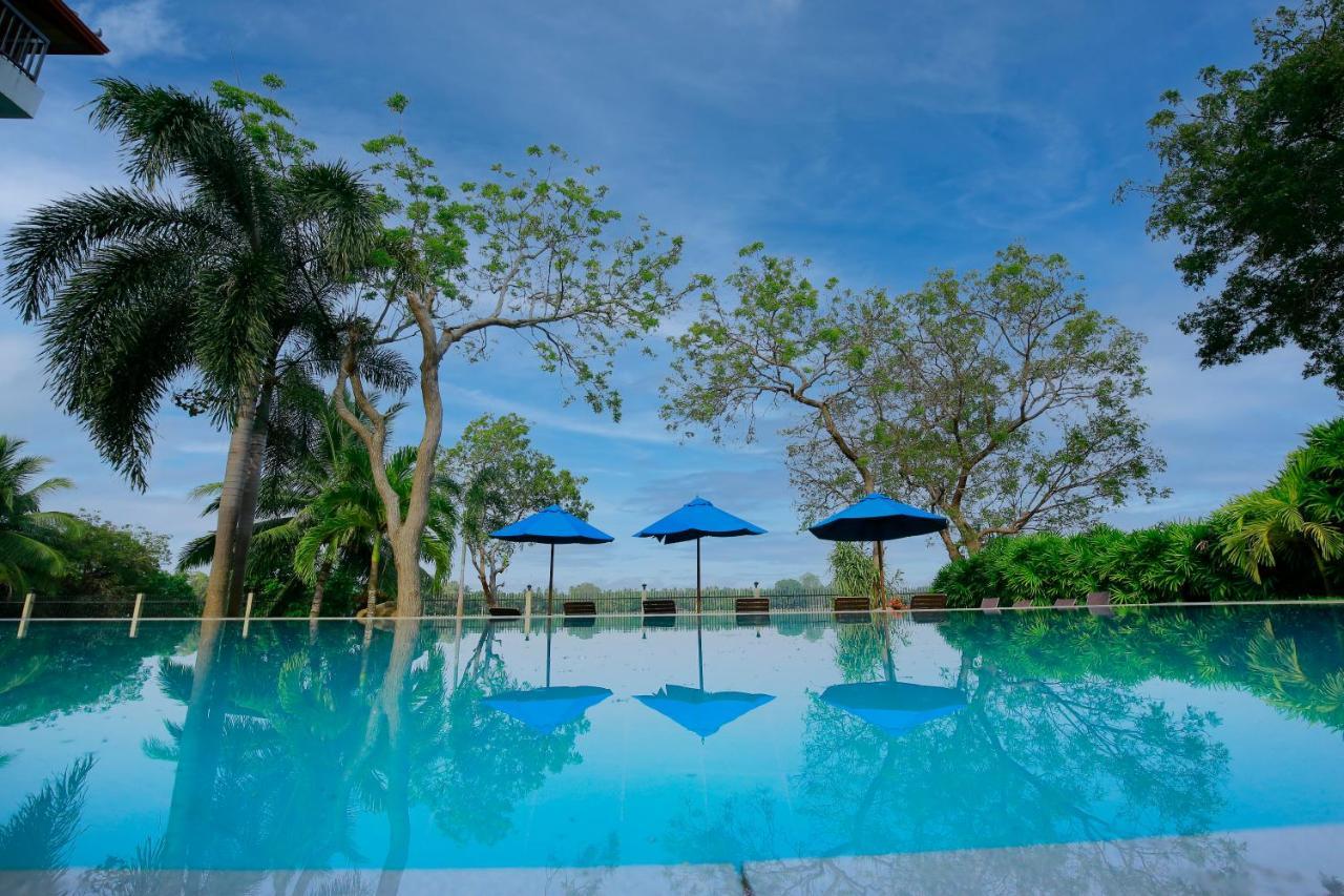 Diya Dahara Lake Resort Yala Eksteriør bilde