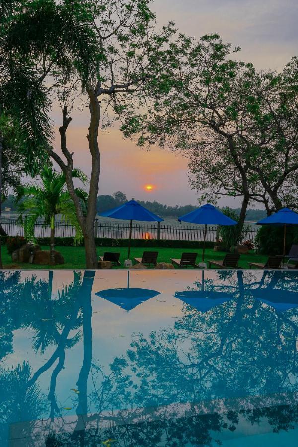 Diya Dahara Lake Resort Yala Eksteriør bilde