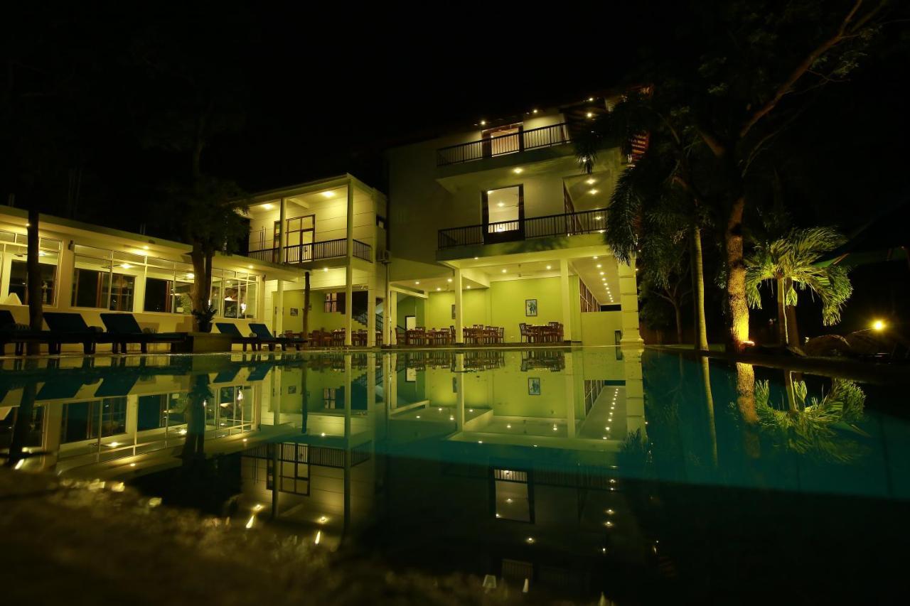 Diya Dahara Lake Resort Yala Eksteriør bilde