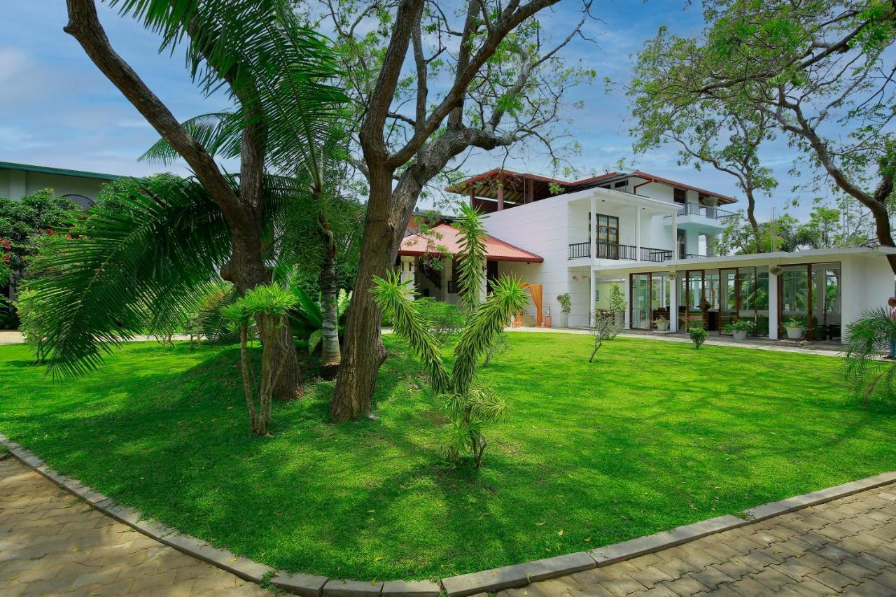 Diya Dahara Lake Resort Yala Eksteriør bilde