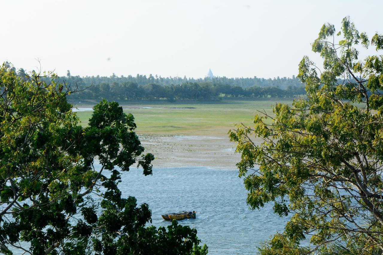 Diya Dahara Lake Resort Yala Eksteriør bilde