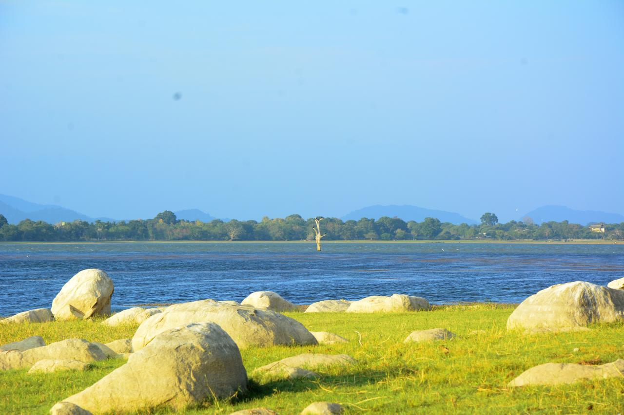 Diya Dahara Lake Resort Yala Eksteriør bilde
