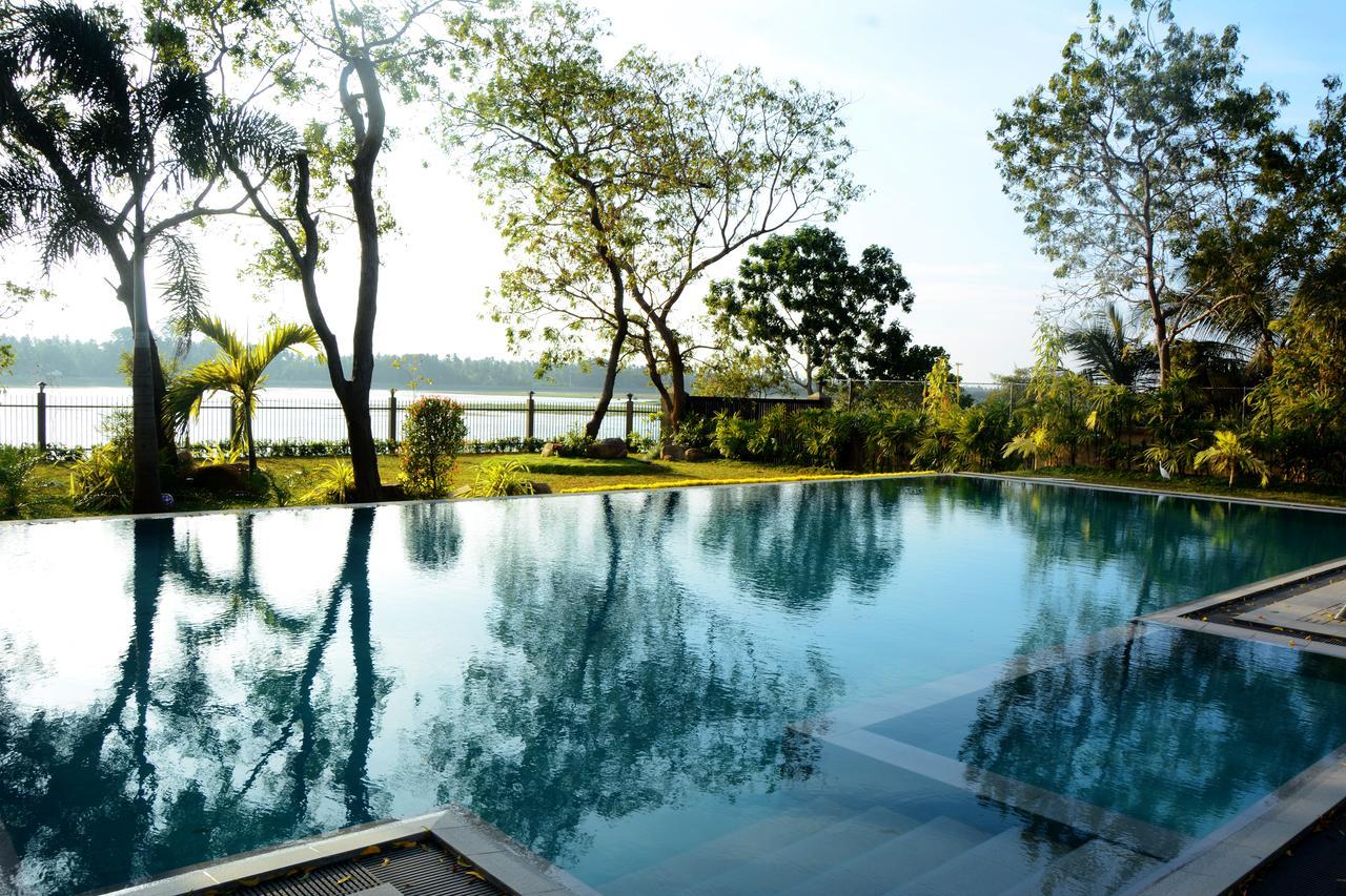 Diya Dahara Lake Resort Yala Eksteriør bilde