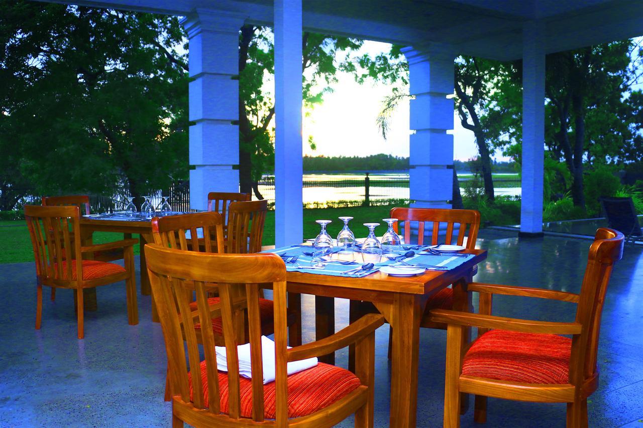 Diya Dahara Lake Resort Yala Eksteriør bilde