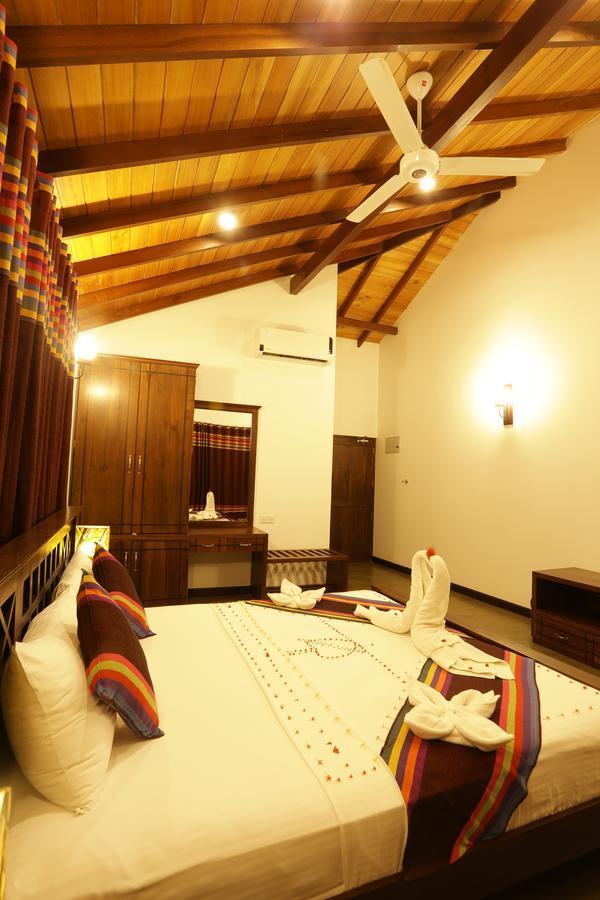 Diya Dahara Lake Resort Yala Eksteriør bilde