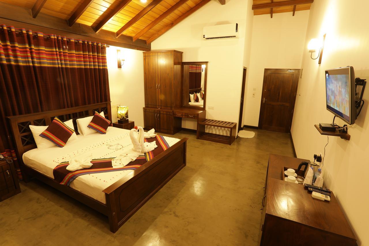 Diya Dahara Lake Resort Yala Eksteriør bilde