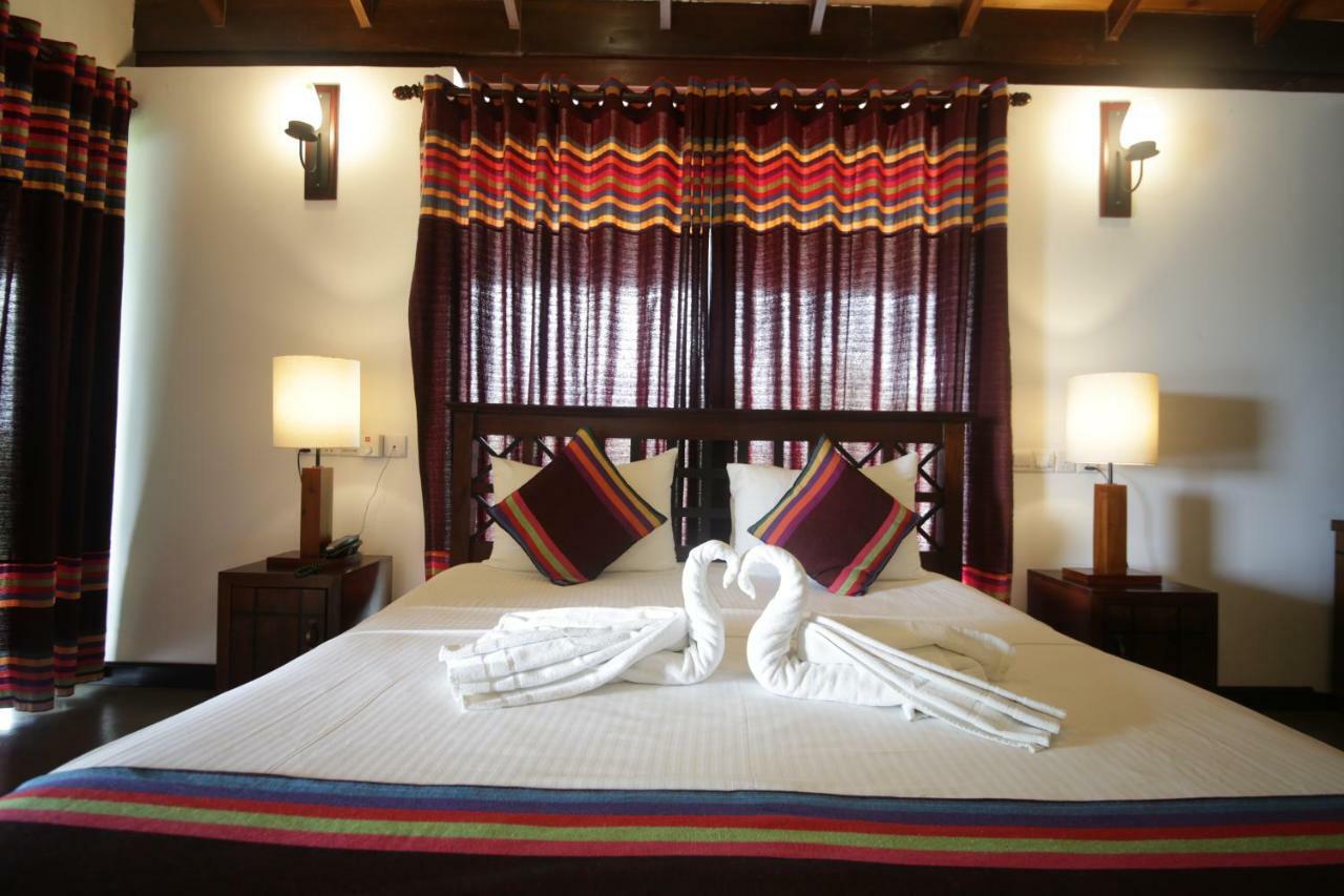 Diya Dahara Lake Resort Yala Eksteriør bilde