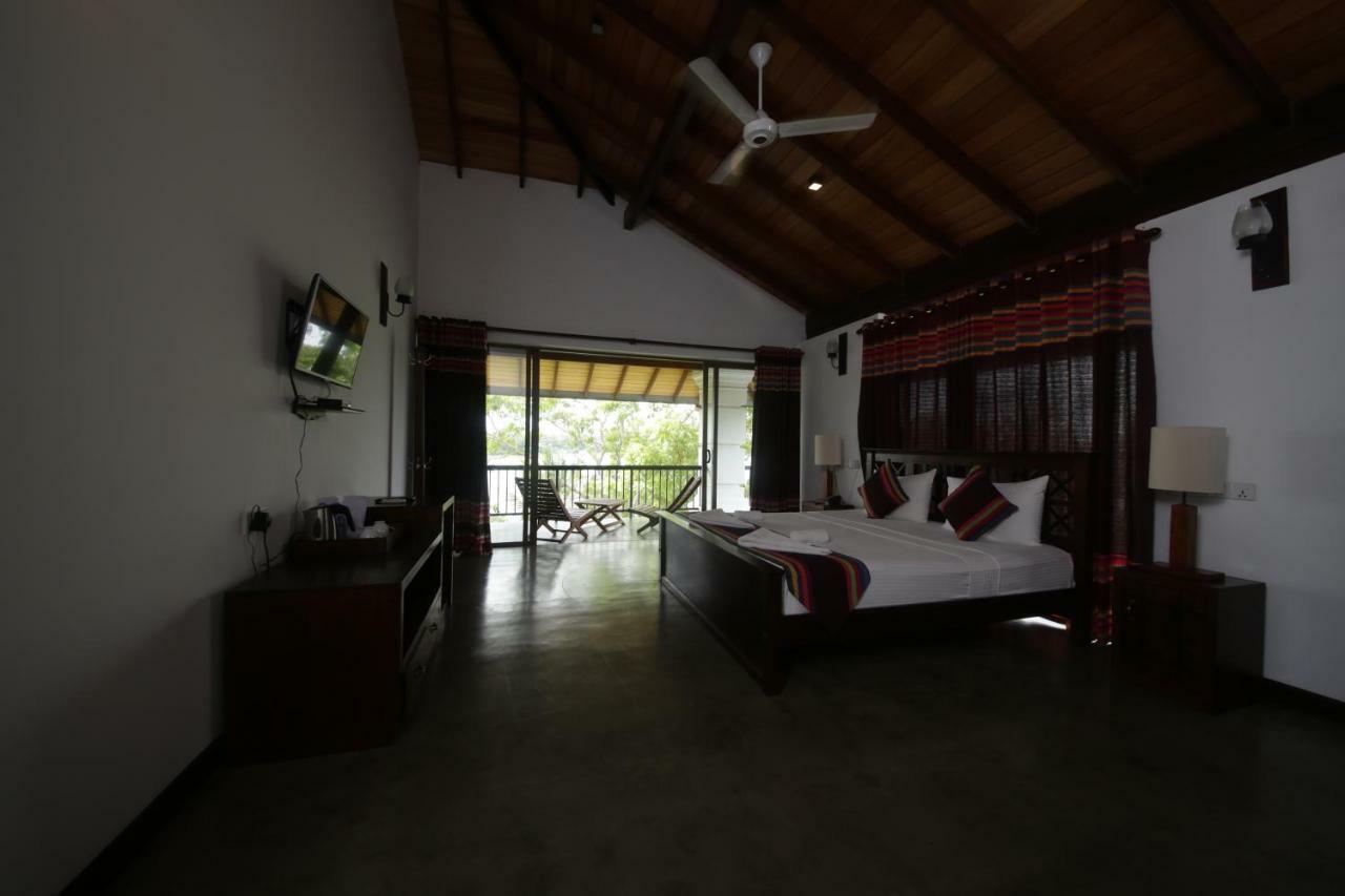 Diya Dahara Lake Resort Yala Eksteriør bilde
